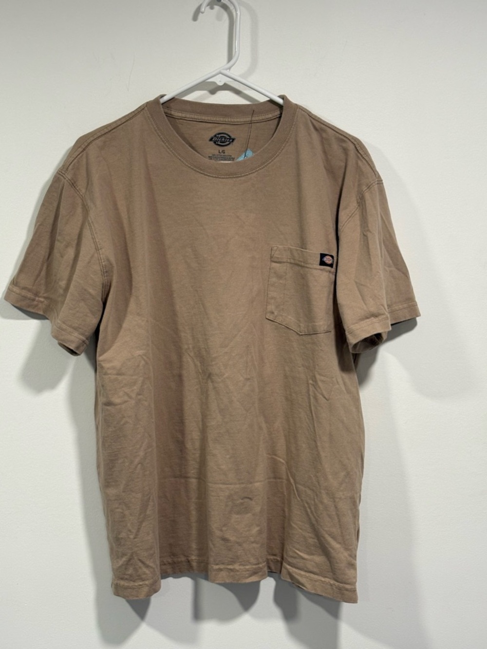 Dickies Men's Short Sleeve Chest Pocket Tee in Taupe Brown